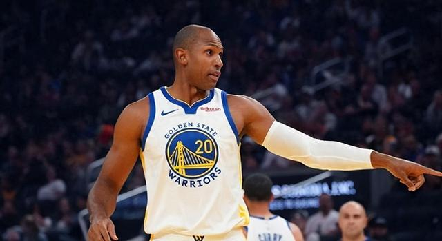 体育直播-金州天塌了？40岁老炮能顶半边天 他本就是科尔隐藏王牌|艾尔·霍福德|勇士|凯尔特人|斯蒂芬·库里|吉米·巴特勒_新浪体育_新浪新闻